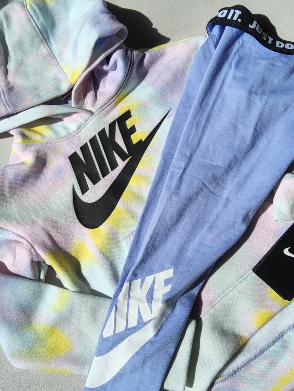 Nike Girls Size 5 - Tie Dye Hoodie Sweatshirt with coordinating leggings Purple